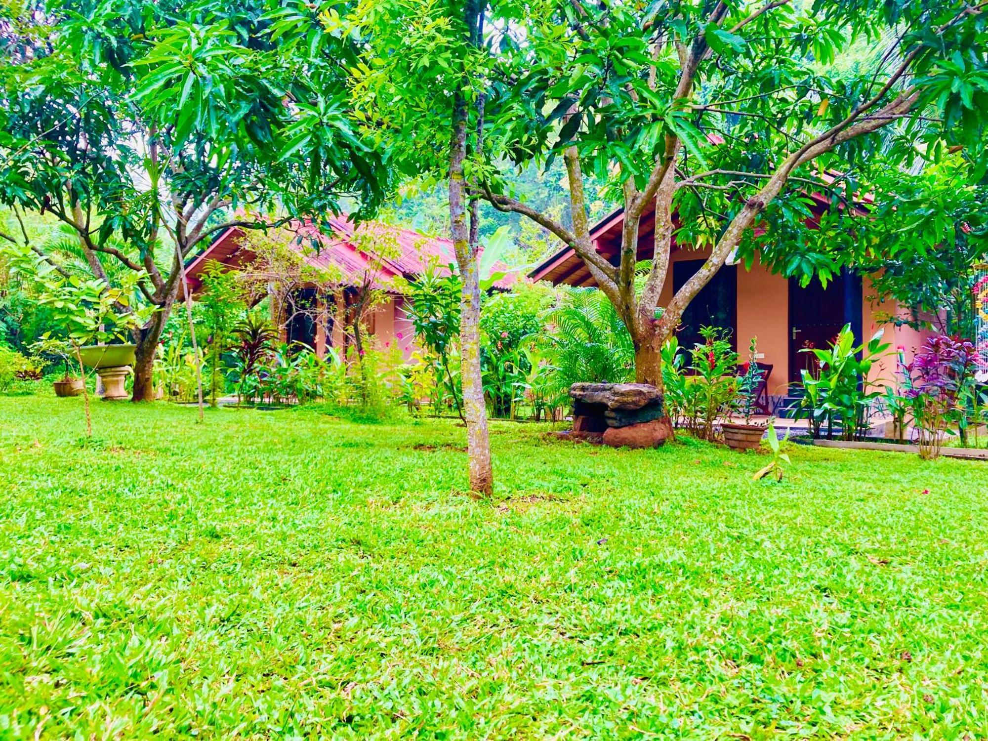 Suncity Privacy Cottages Udawalawe Luaran gambar